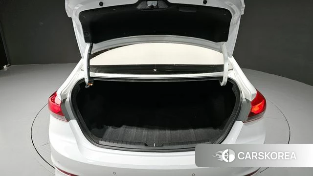 Hyundai Avante AD id 4447837 из Кореи 20