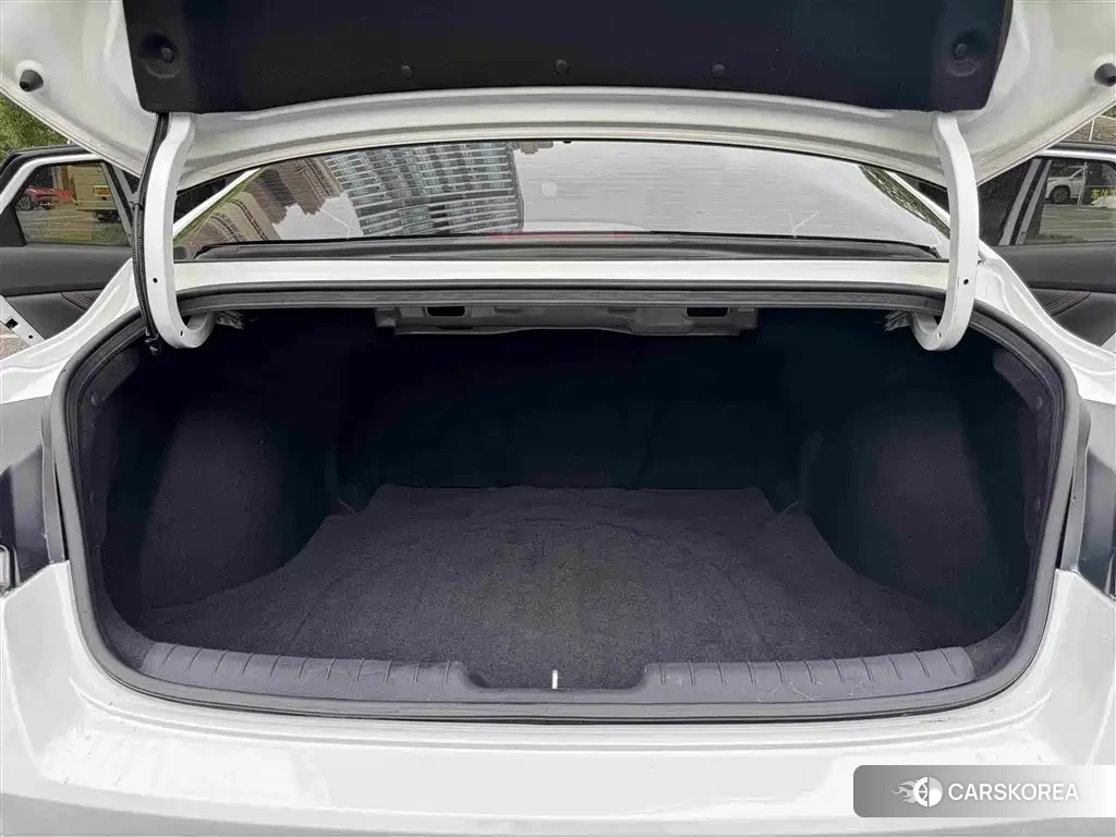 Hyundai Elantra id 4553735 из Китая 20
