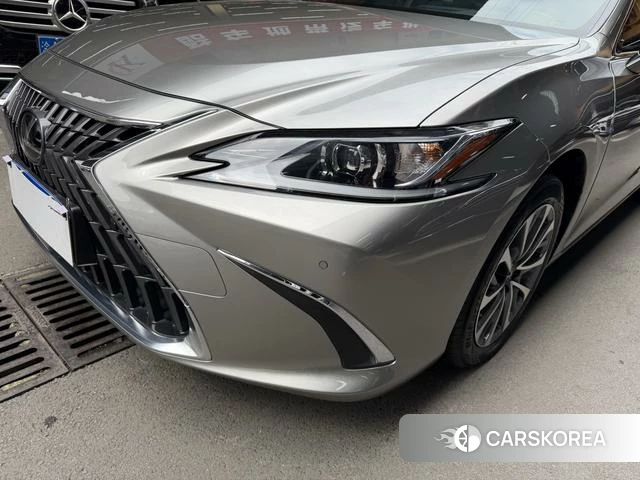 Lexus ES id 4279146 из Китая 20