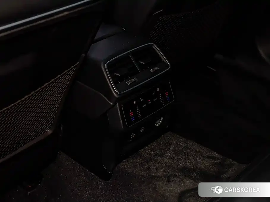 Audi A7L id 4649227 из Китая 20