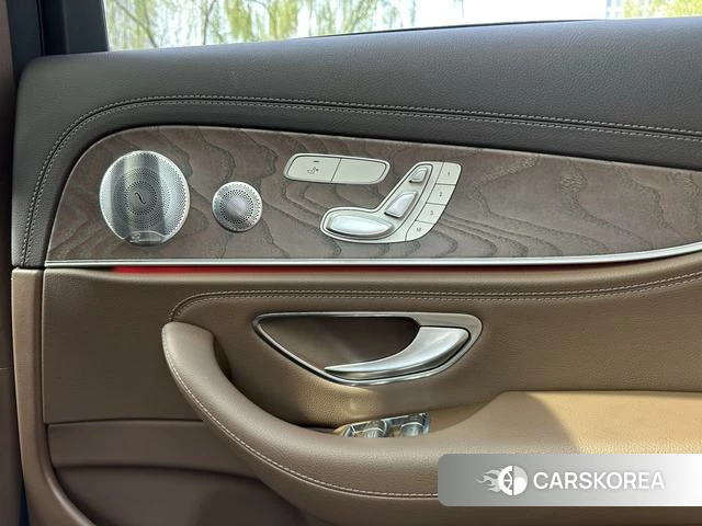Mercedes-Benz E-class id 4256597 из Китая 20