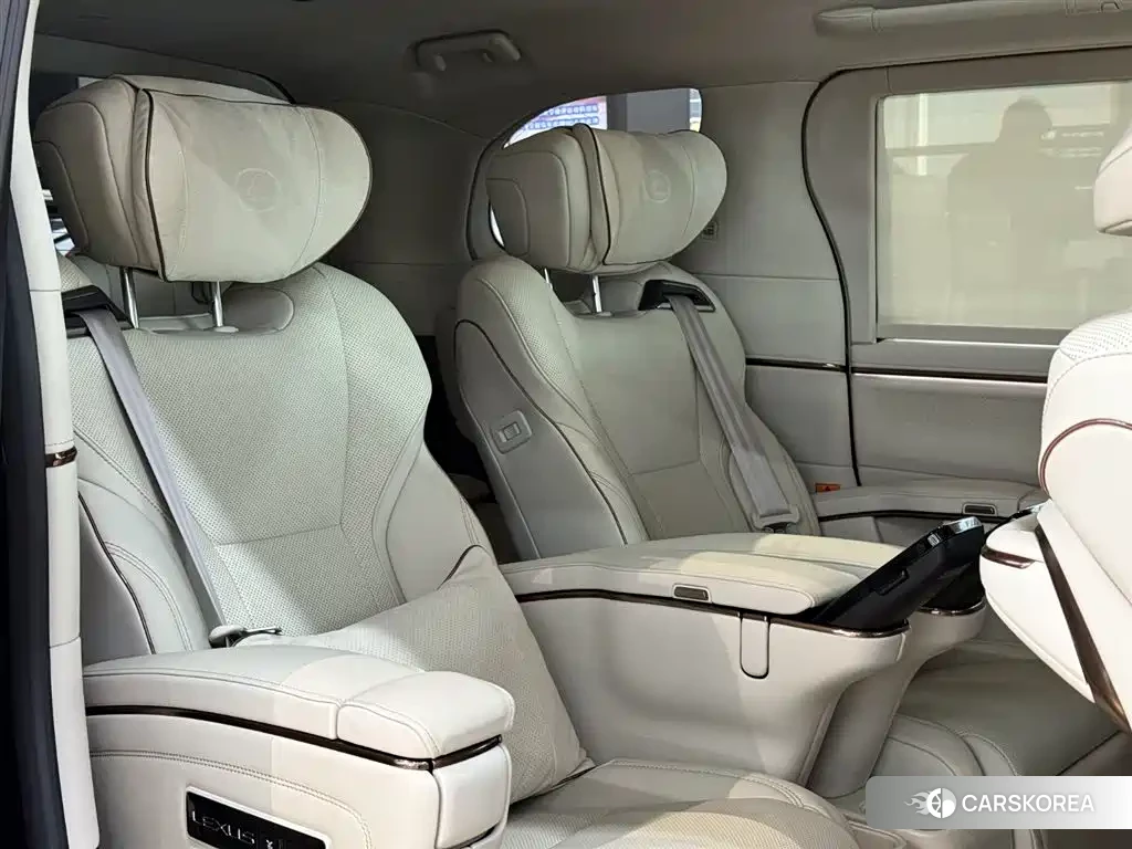 Lexus LM id 4576824 из Китая 20