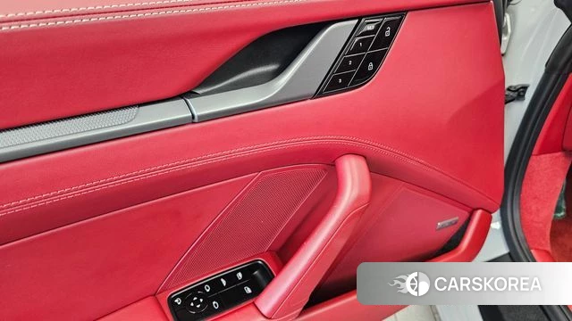 Porsche 911(992) id 4894702 из Кореи 20