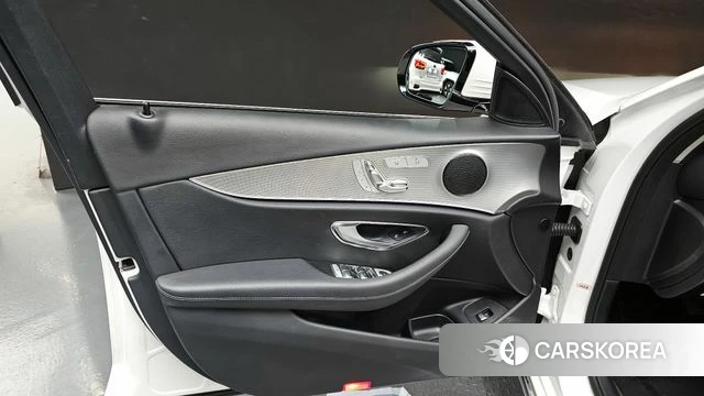 Mercedes-Benz E-Class W213 id 4384701 из Кореи 20