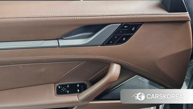 Porsche 911(992) id 4562641 из Кореи 20