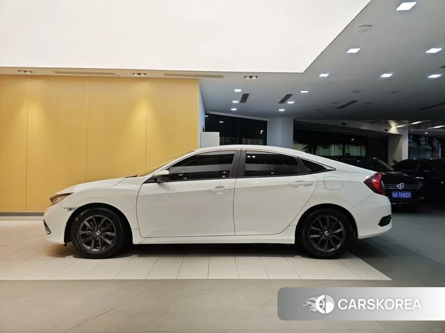 Honda Civic id 4220907 из Китая 20