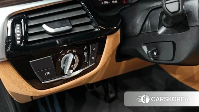 BMW 5 Series (G30) id 4586053 из Кореи 20