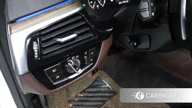 BMW 5 Series (G30) id 4410773 из Кореи 20