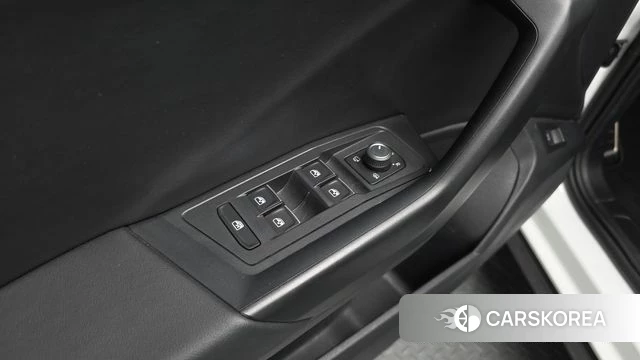 Volkswagen T-Roc id 4692689 из Кореи 20