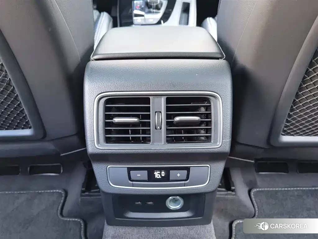 Audi Q5L id 4629461 из Китая 21