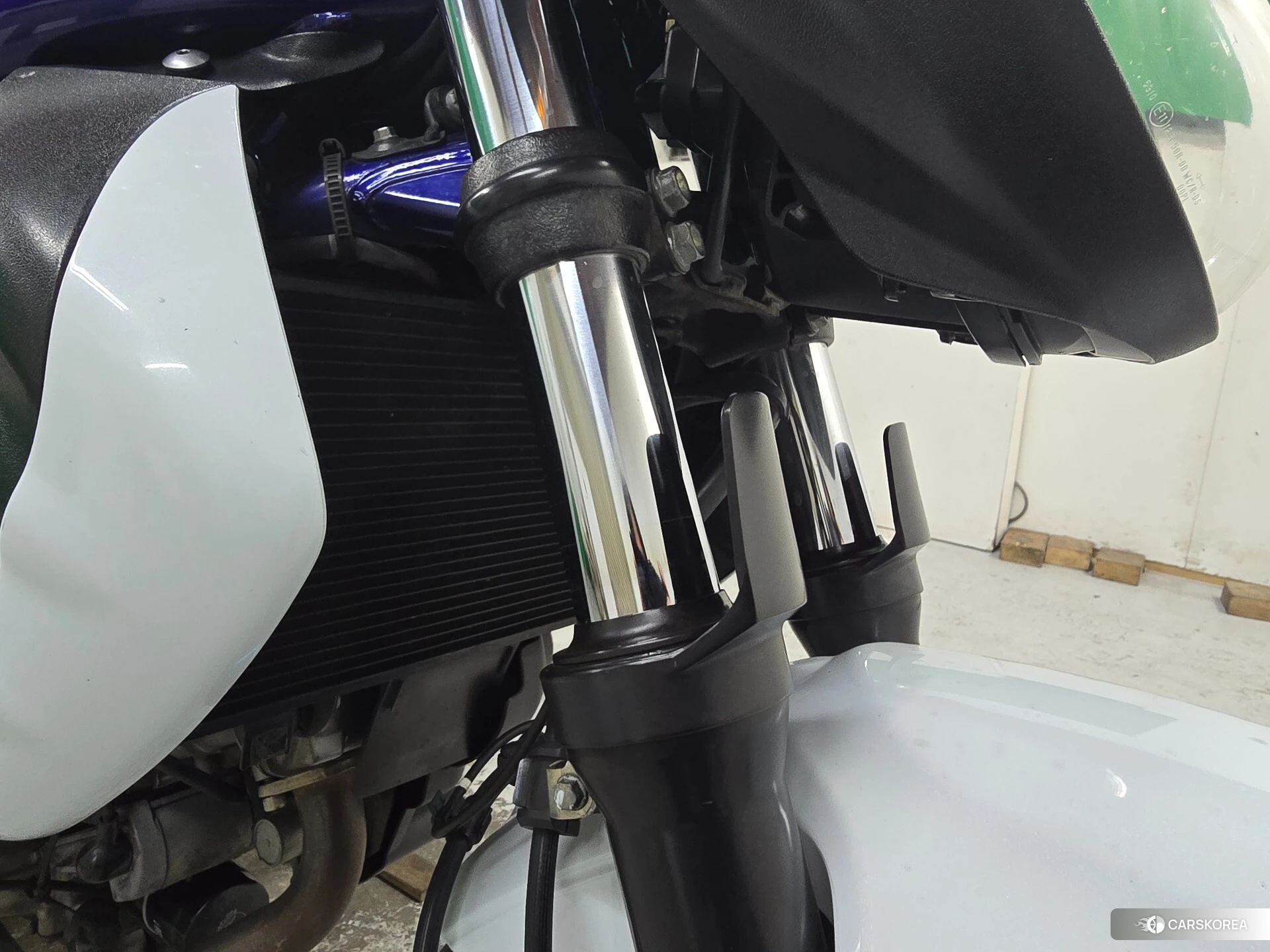 Suzuki GLADIUS 400 ABS id 4192832 из Японии 21