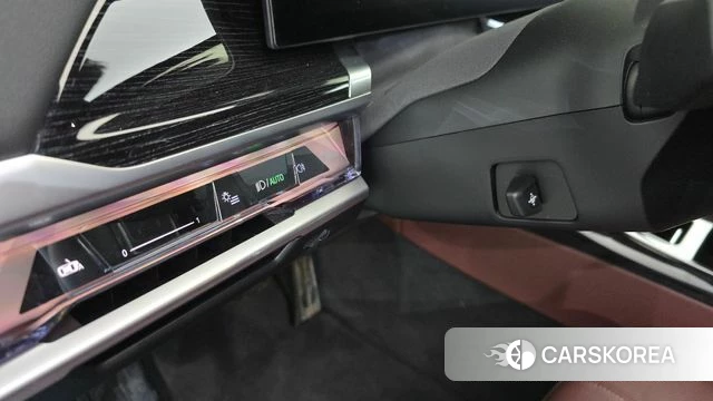 BMW 7 Series (G70) id 4441676 из Кореи 21