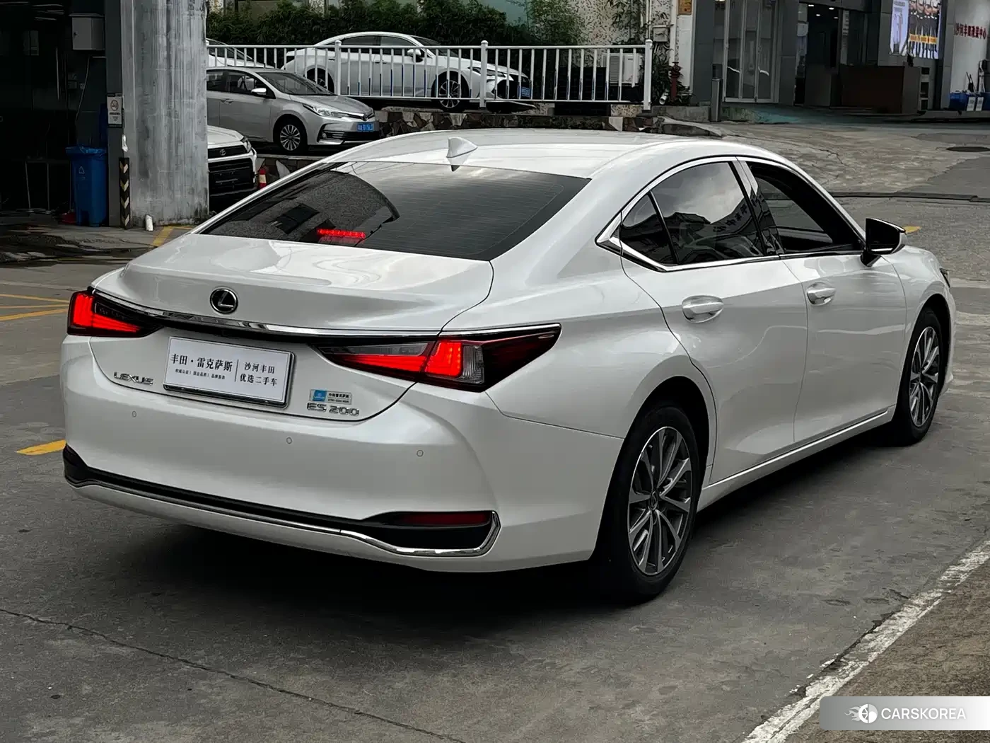Lexus ES id 4601892 из Китая 21
