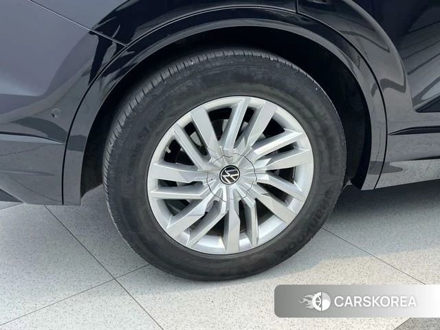 Volkswagen Touareg id 4213114 из Китая 21