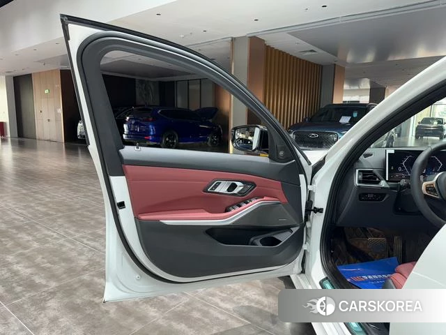 BMW 3 series id 4368368 из Китая 21