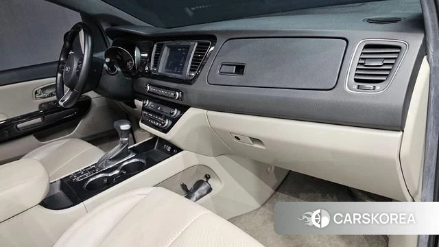 Kia The New Carnival id 4557932 из Кореи 21