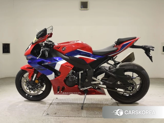 Honda CBR1000RR-R FIREBLADE id 3949952 из Японии 21