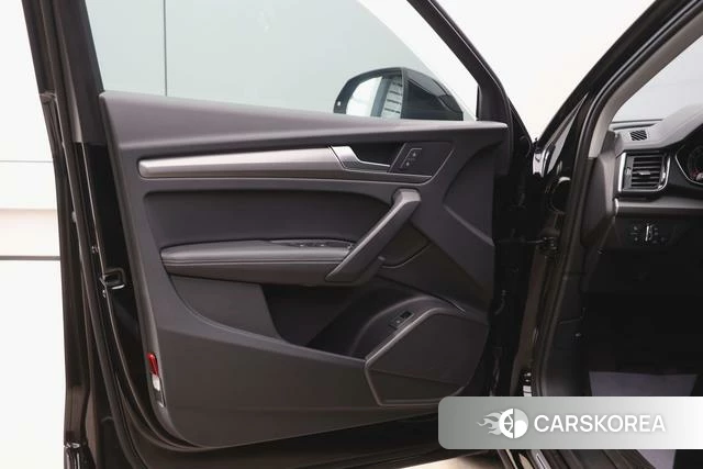 Audi Q5L id 4313696 из Китая 21