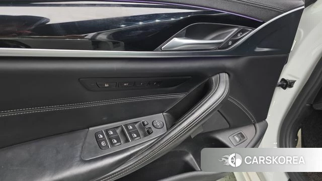 BMW 5 Series (G30) id 4873506 из Кореи 21