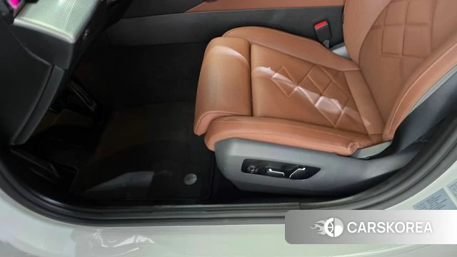 BMW 5 Series (G60) id 4681565 из Кореи 21