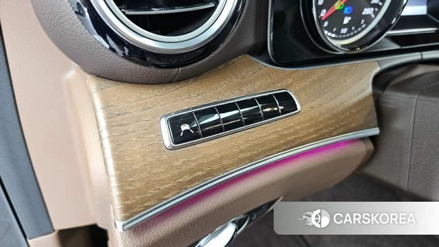 Mercedes-Benz E-Class W213 id 4543129 из Кореи 21