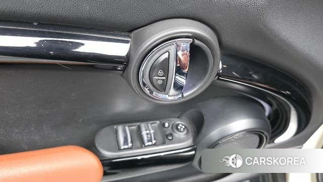Mini Cooper S Convertible id 4316495 из Кореи 21