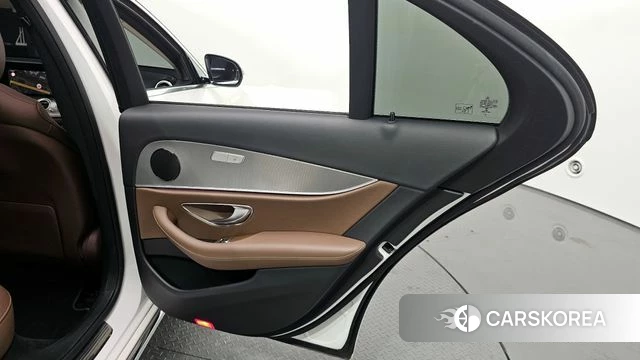 Mercedes-Benz E-Class W213 id 4188354 из Кореи 21