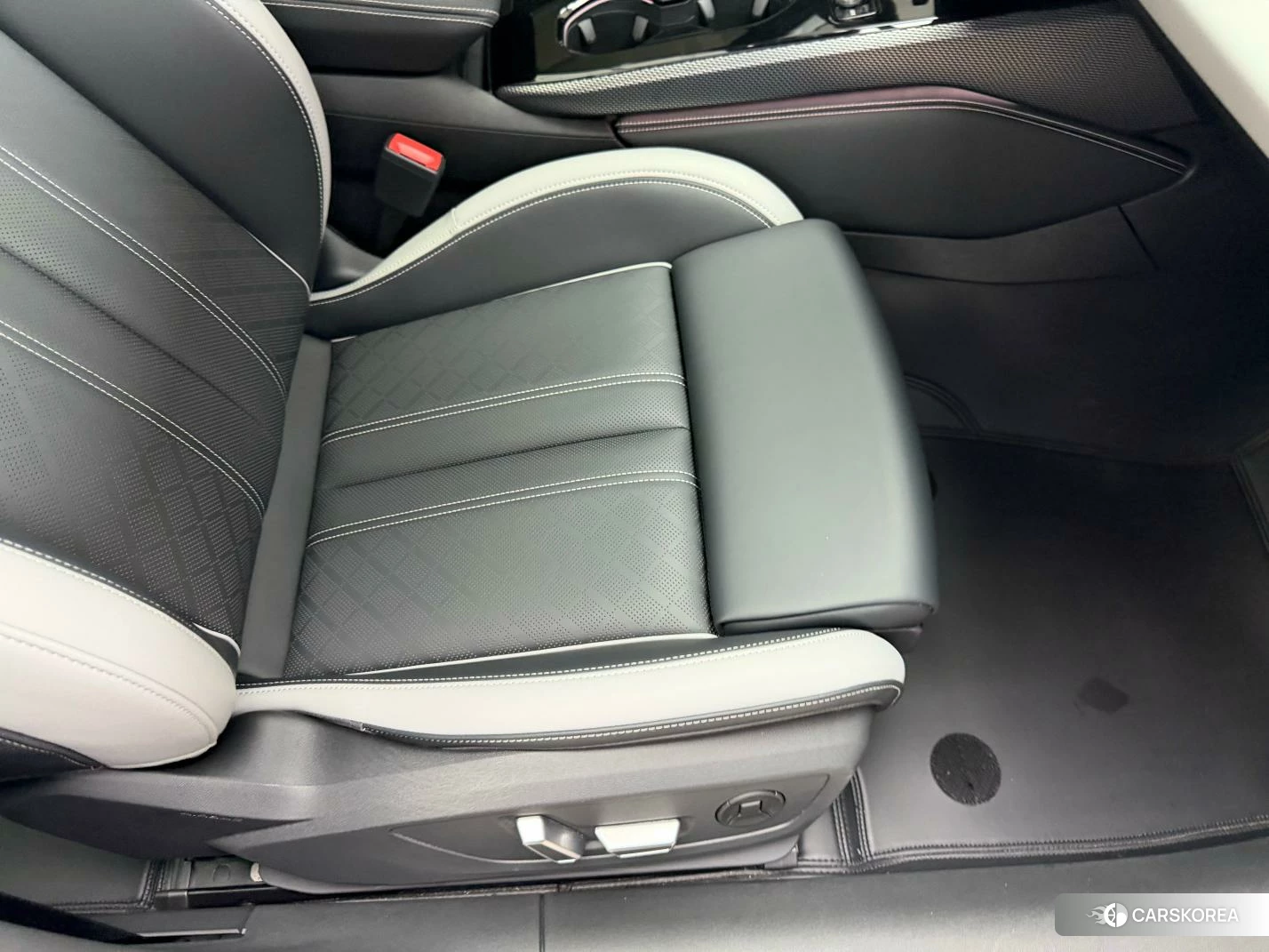 Audi A5L id 4485457 из Китая 21