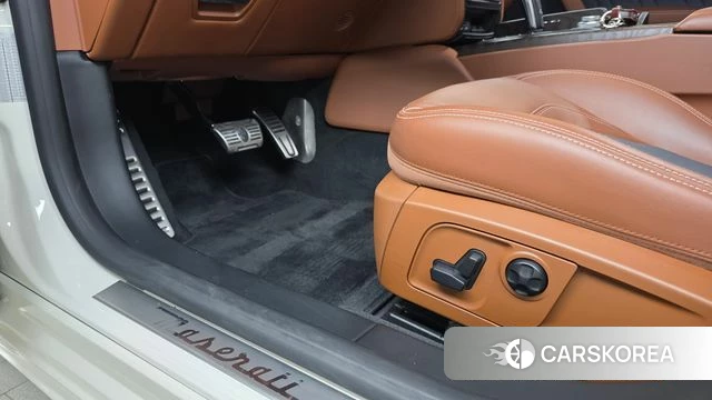 Maserati Quattroporte id 4459296 из Кореи 21