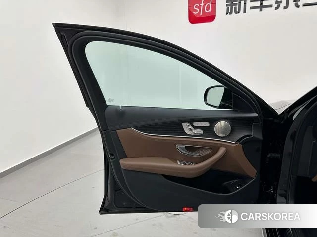 Mercedes-Benz E-class id 4329096 из Китая 21