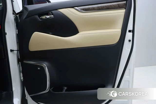 Toyota Elfa id 4239181 из Китая 21