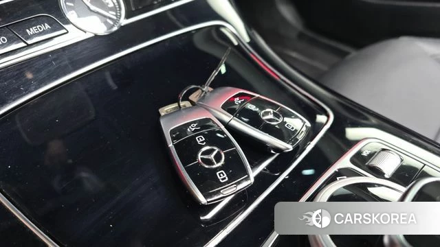 Mercedes-Benz E-Class W213 id 4471625 из Кореи 21