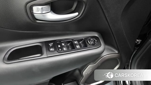 Jeep Renegade id 4381730 из Кореи 21