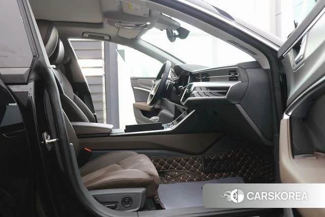 Audi A7L id 4260971 из Китая 21