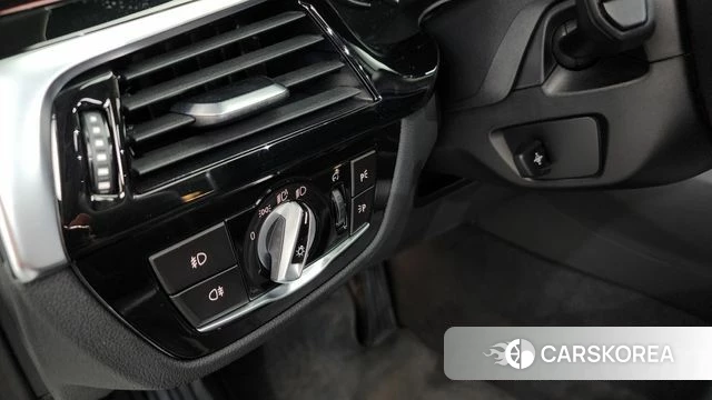 BMW 5 Series (G30) id 4785699 из Кореи 21