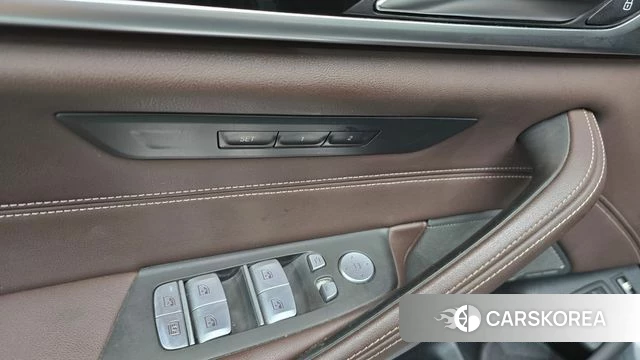 BMW 5 Series (G30) id 4682582 из Кореи 21