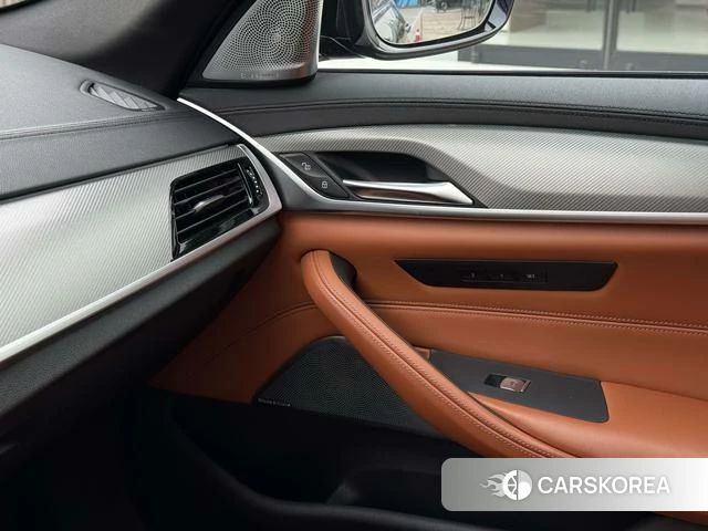 BMW M5 id 4256874 из Китая 21