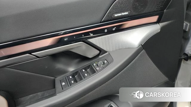 BMW 5 Series (G60) id 4612445 из Кореи 21