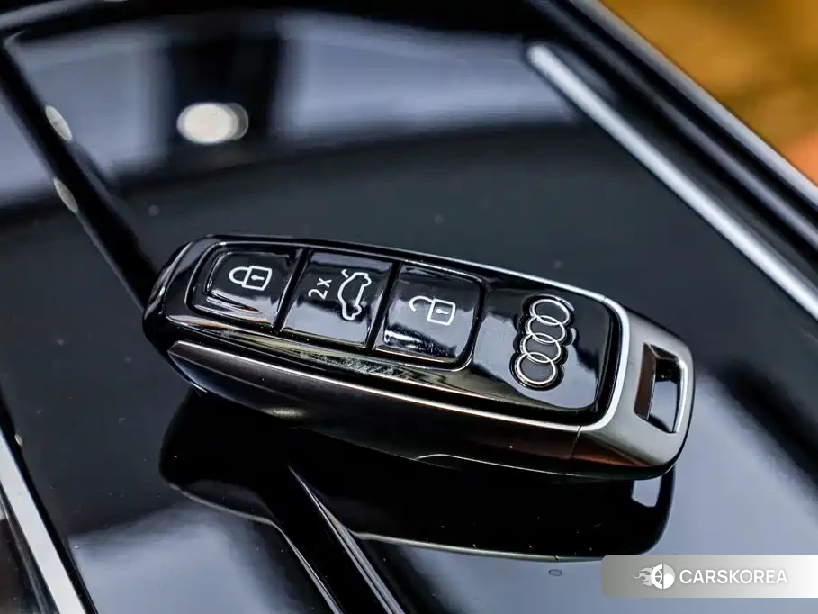 Audi A8 id 4659787 из Китая 21
