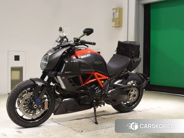 Ducati DIAVEL CARBON id 4185430 из Японии 21