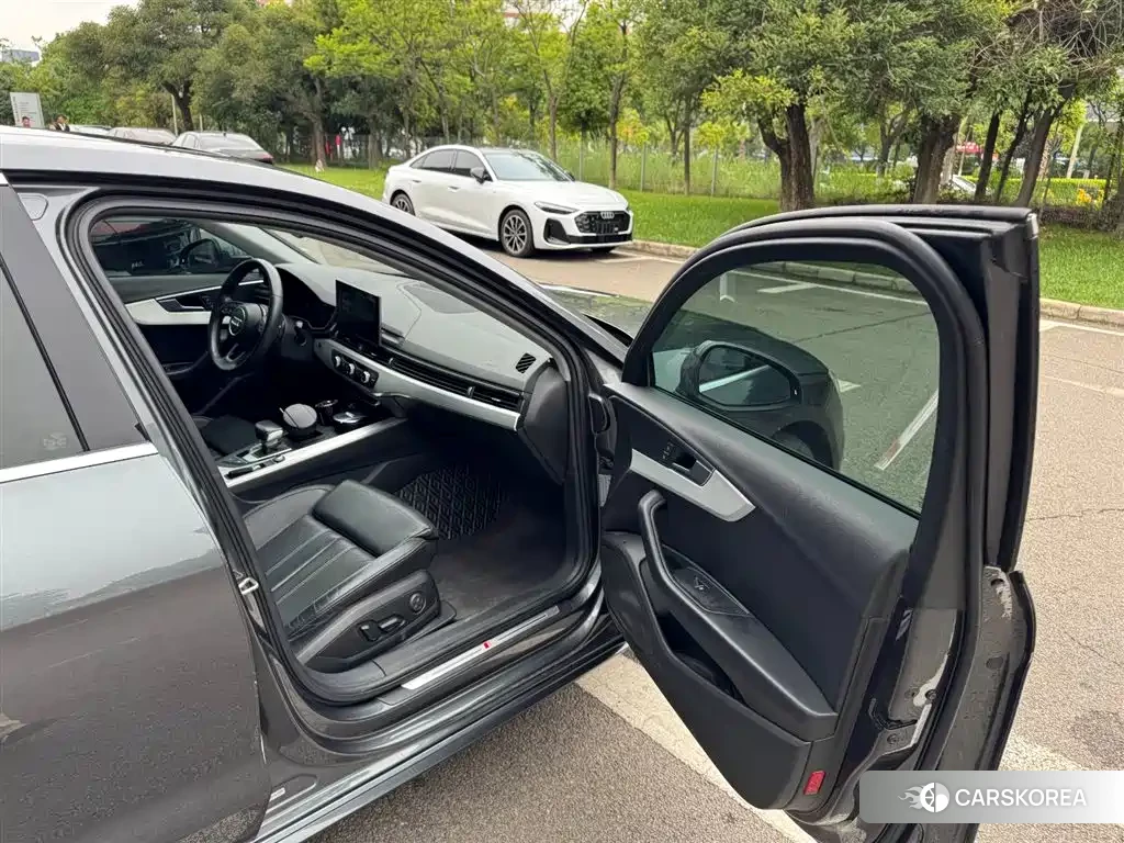 Audi A4L id 4548234 из Китая 21