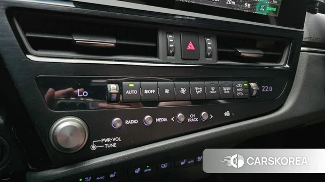 Lexus ES300h 7th generation id 4898333 из Кореи 21