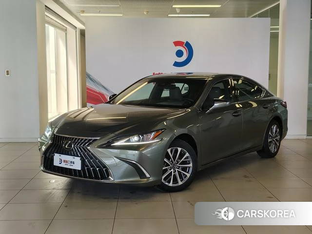Lexus ES id 4272615 из Китая 21