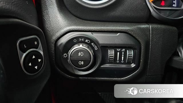 Jeep Wrangler (JL) id 4381701 из Кореи 21