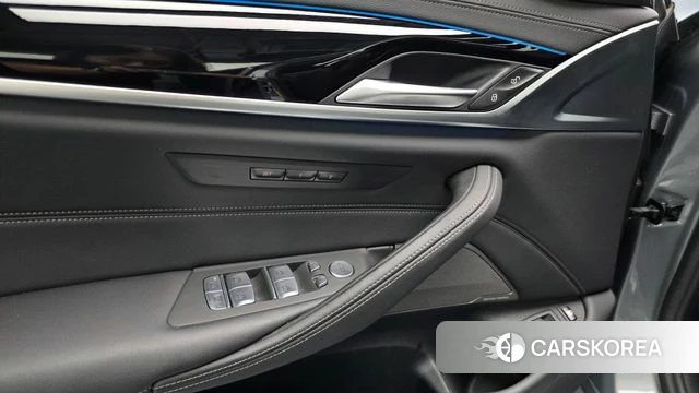 BMW 5 Series (G30) id 4584945 из Кореи 21