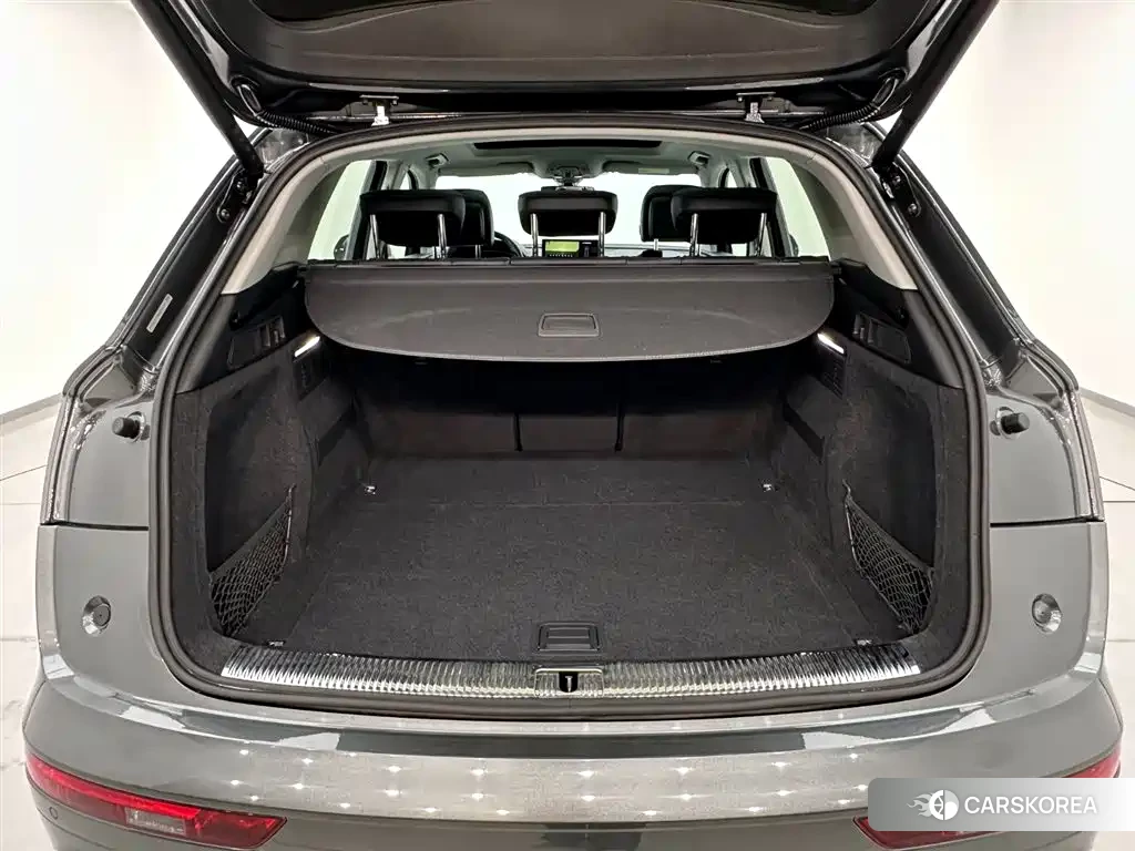 Audi Q5L id 4659909 из Китая 21