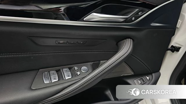 BMW 5 Series (G30) id 4688508 из Кореи 21