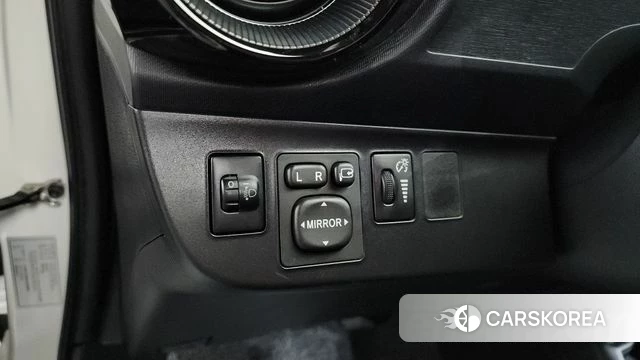 Toyota Prius C id 4285555 из Кореи 21