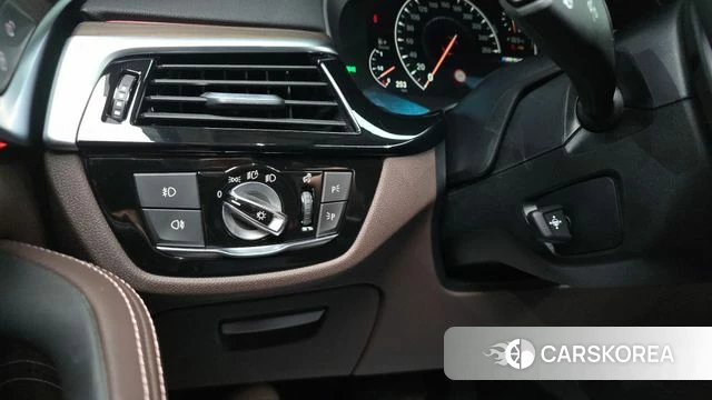 BMW 5 Series (G30) id 4496456 из Кореи 21
