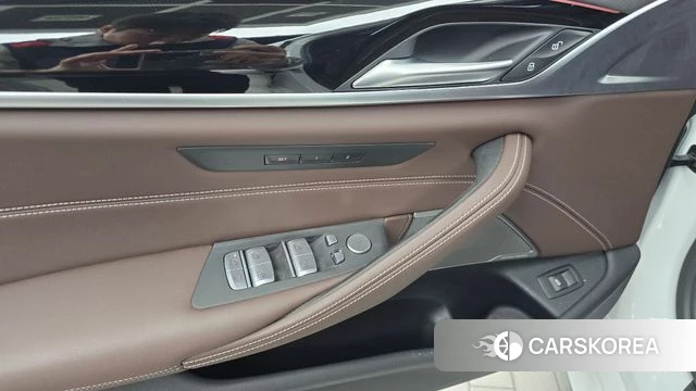 BMW 5 Series (G30) id 4936272 из Кореи 21